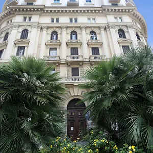 Piazza Bovio 22 Neapel